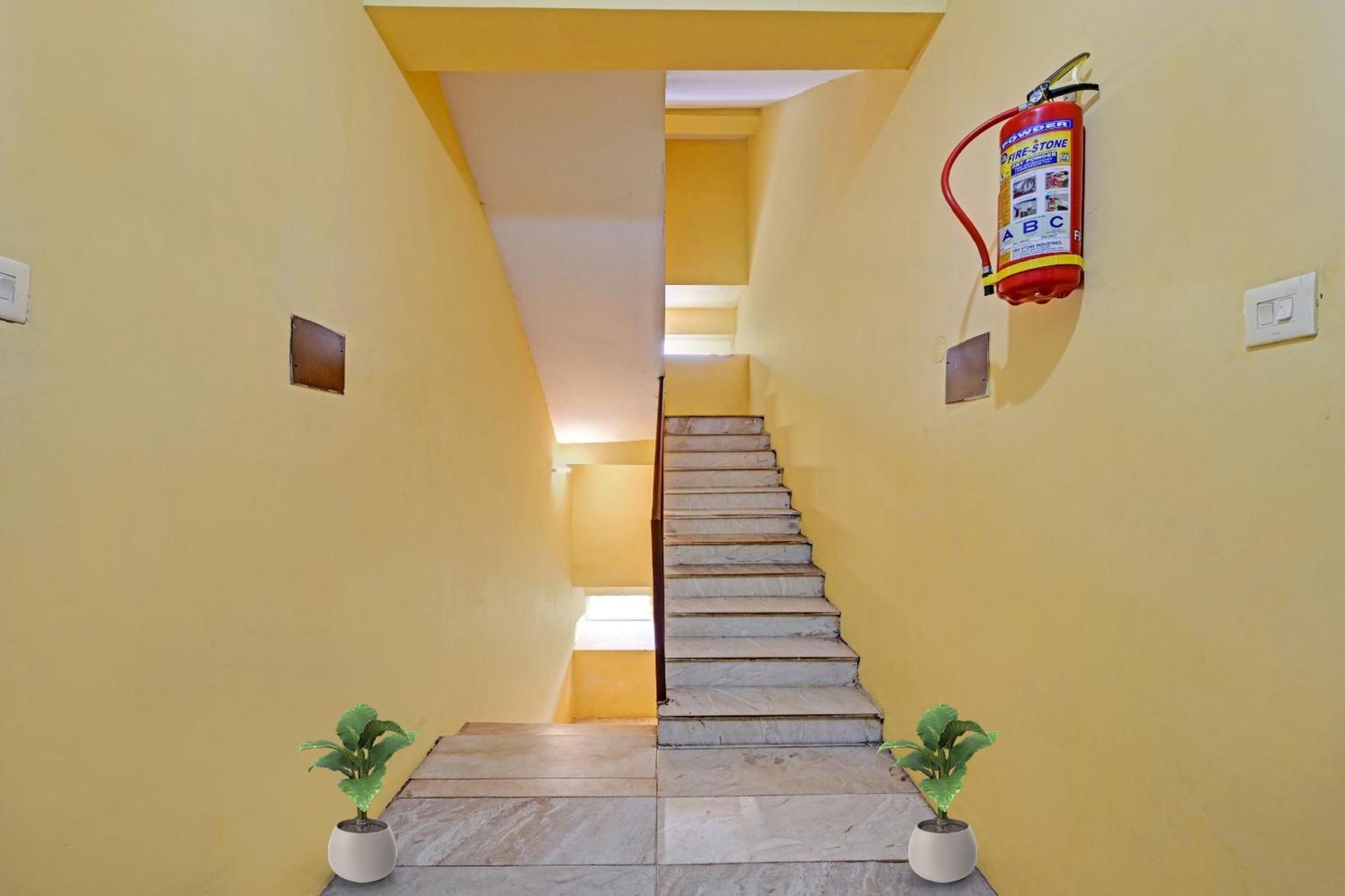 Hotel O Coastal Inn Luxury Service Apartments Какинада Экстерьер фото